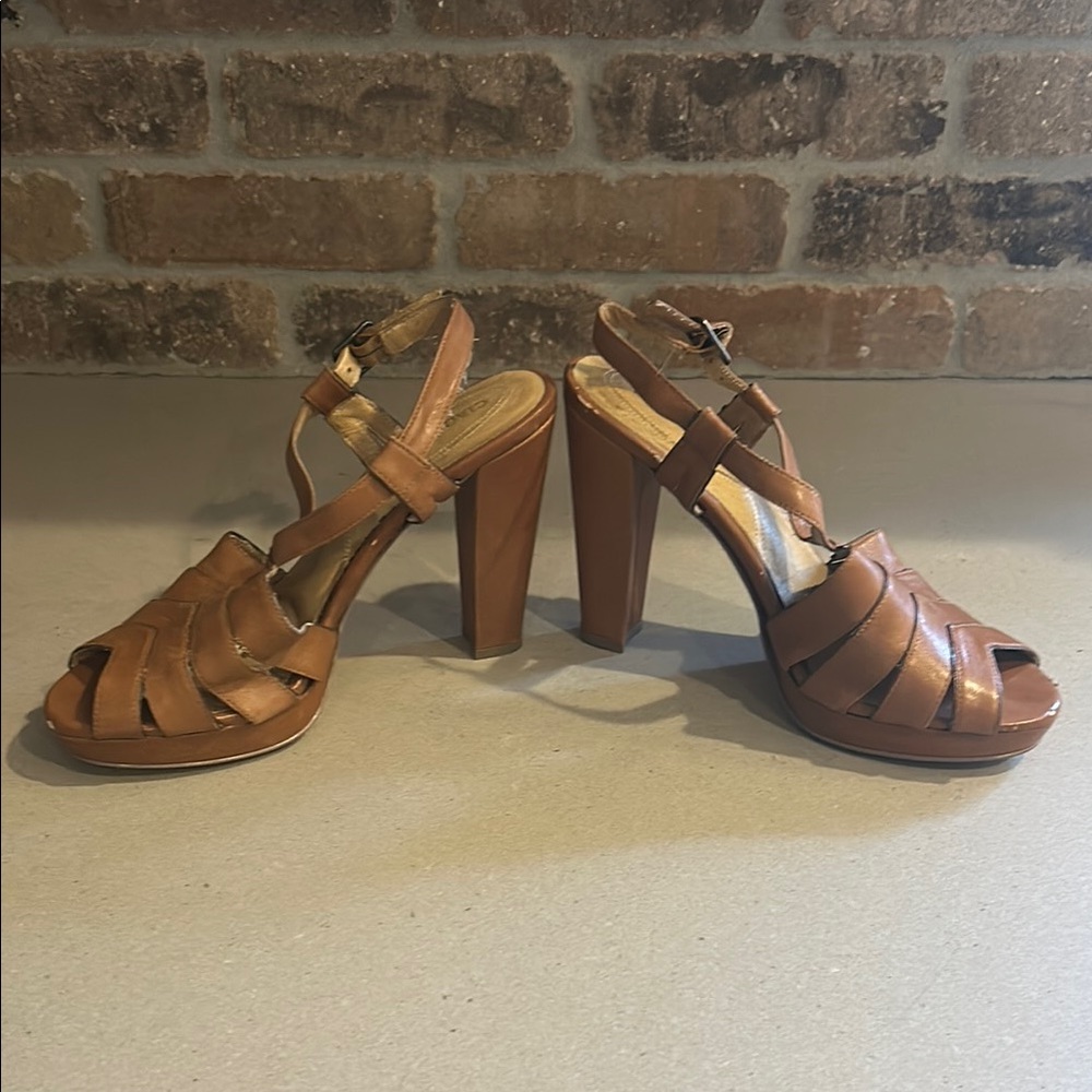 Ciao Bella Sophisticated Tan High Heels with Strappy Design Sz 7 - Picture 8 of 14